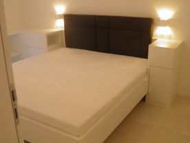 Bett vom Tischler